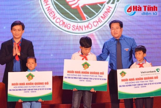 Art program marks 85th anniversary of Ho Chi Minh Communist Youth Union - ảnh 2